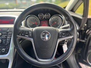 /photos/12819/937e0032-8877-4776-a0a8-0fd6c919e618_i320x240.jpg