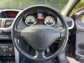 /photos/12819/c1fff6a6-58a2-45fc-ae71-76ab136c7689_i320x240.jpg