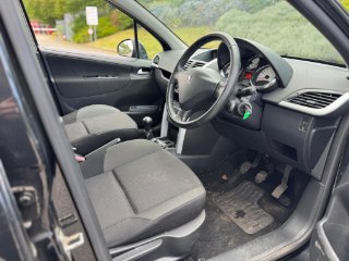 /photos/12819/f6a75863-b5eb-4d3c-a035-f24081f95c8a_i320x240.jpg